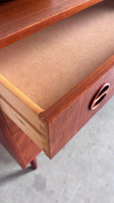 
                  
                    Vintage ladekast *4 ronde greepjes - LOUI.STORE
                  
                