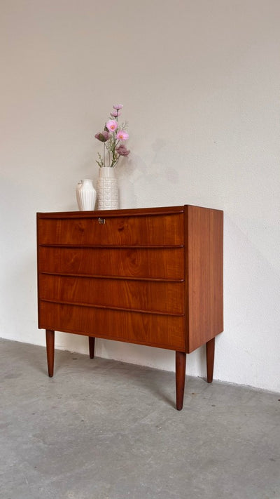 
                  
                    Vintage ladekast 4* teak - LOUI.STORE
                  
                
