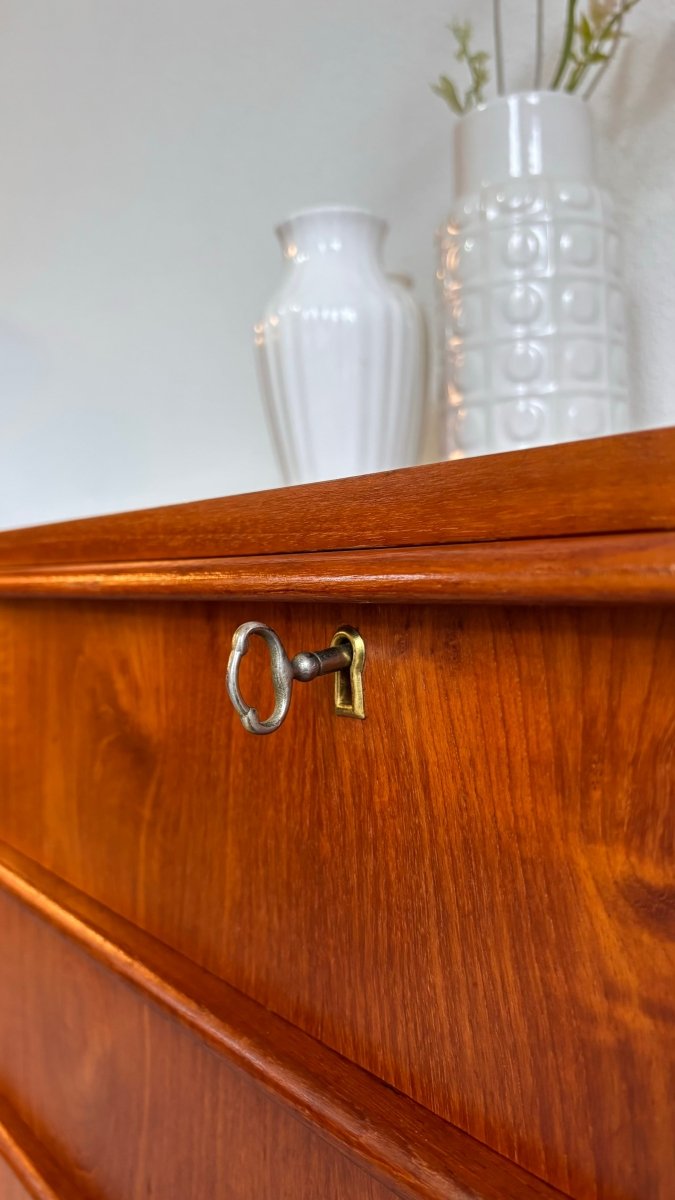 
                  
                    Vintage ladekast 4* teak - LOUI.STORE
                  
                