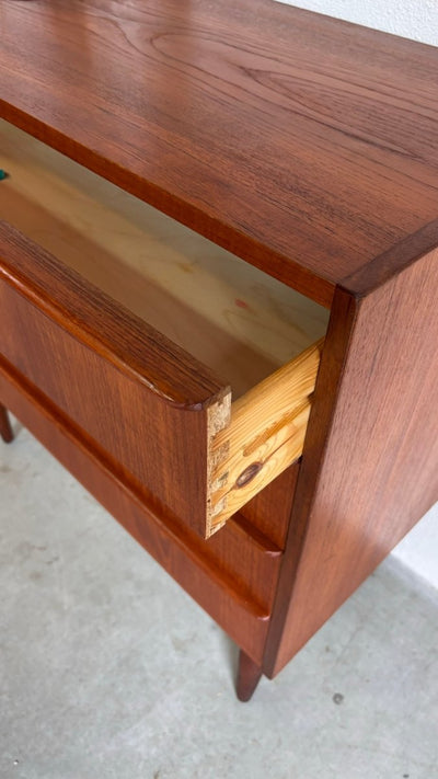 
                  
                    Vintage ladekast 4* teak - LOUI.STORE
                  
                