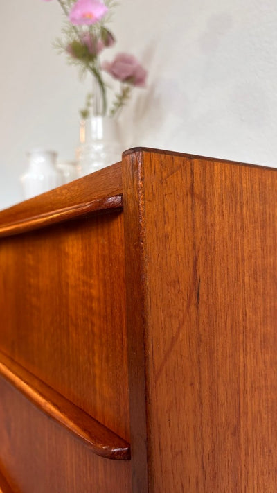 
                  
                    Vintage ladekast 4* teak - LOUI.STORE
                  
                