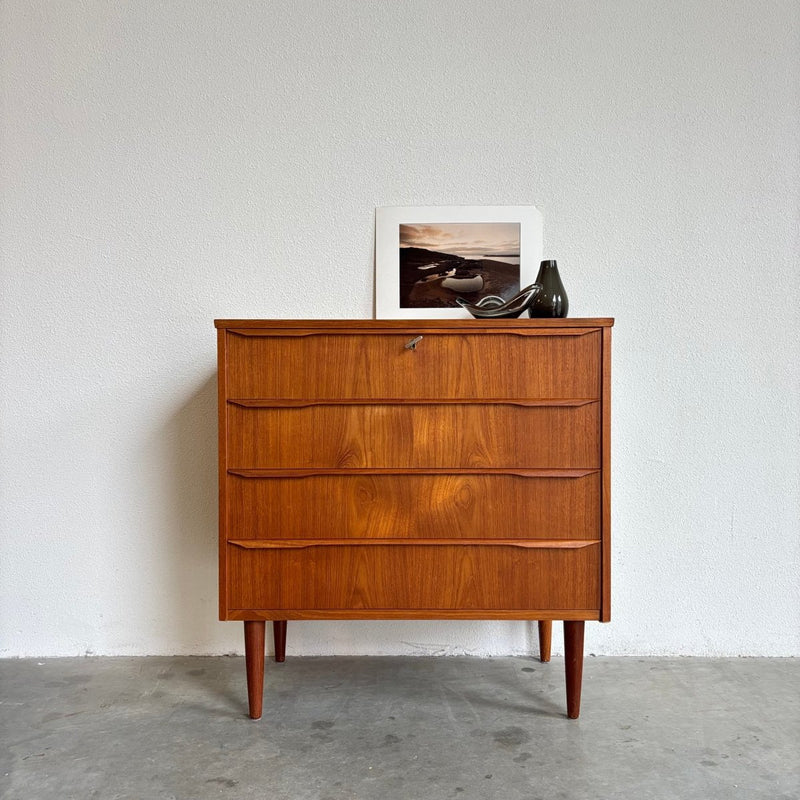 Vintage ladekast 4* teak slanke greep - LOUI.STORE