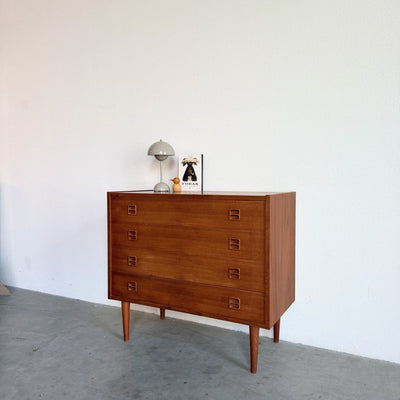 
                  
                    Vintage ladekast 4* teak vierkant knopje - LOUI
                  
                