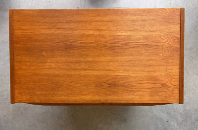 
                  
                    Vintage ladekast 5* eiken - LOUI.STORE
                  
                