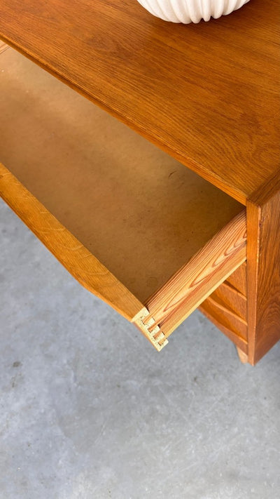 
                  
                    Vintage ladekast 5* eiken - LOUI.STORE
                  
                