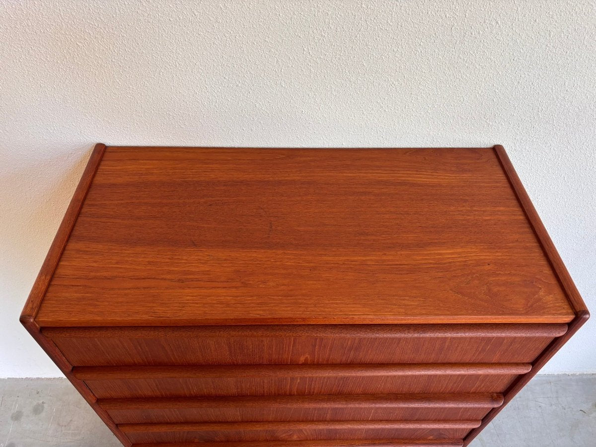 
                  
                    Vintage ladekast 6* lange greep - LOUI.STORE
                  
                