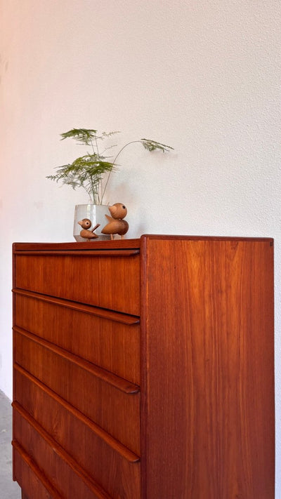 
                  
                    Vintage ladekast 6* lange greep - LOUI.STORE
                  
                