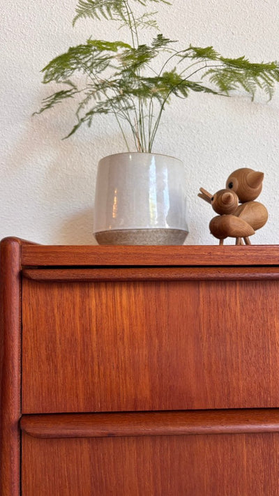 
                  
                    Vintage ladekast 6* lange greep - LOUI.STORE
                  
                