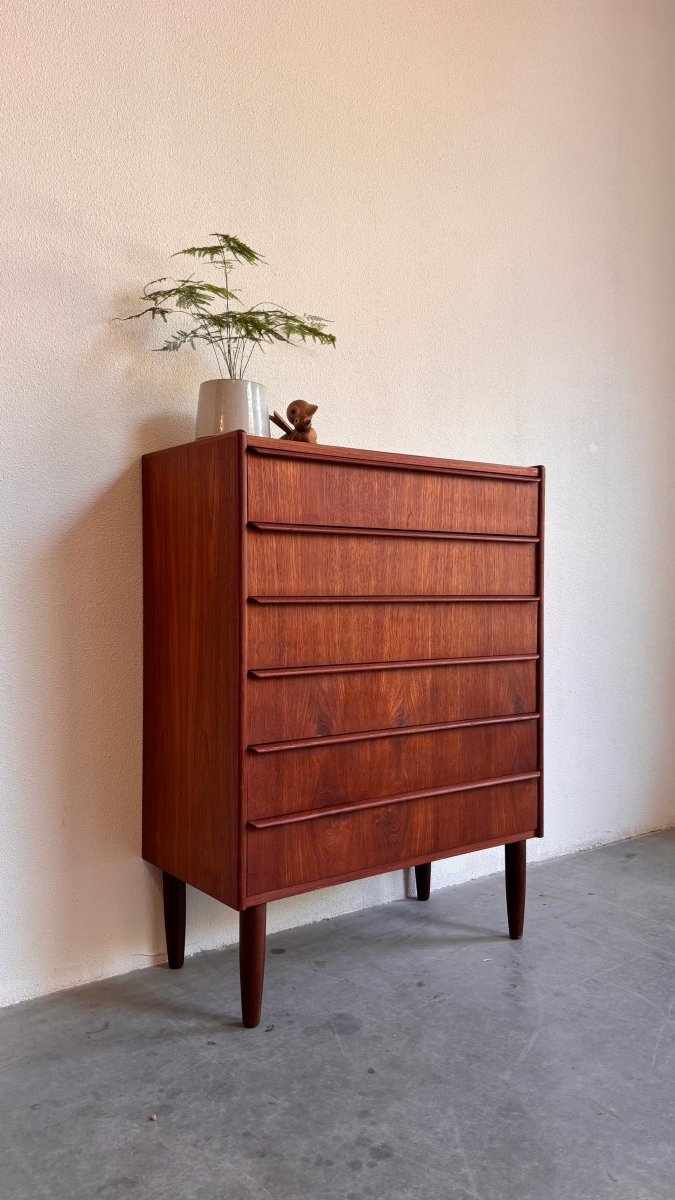 
                  
                    Vintage ladekast 6* lange greep - LOUI.STORE
                  
                