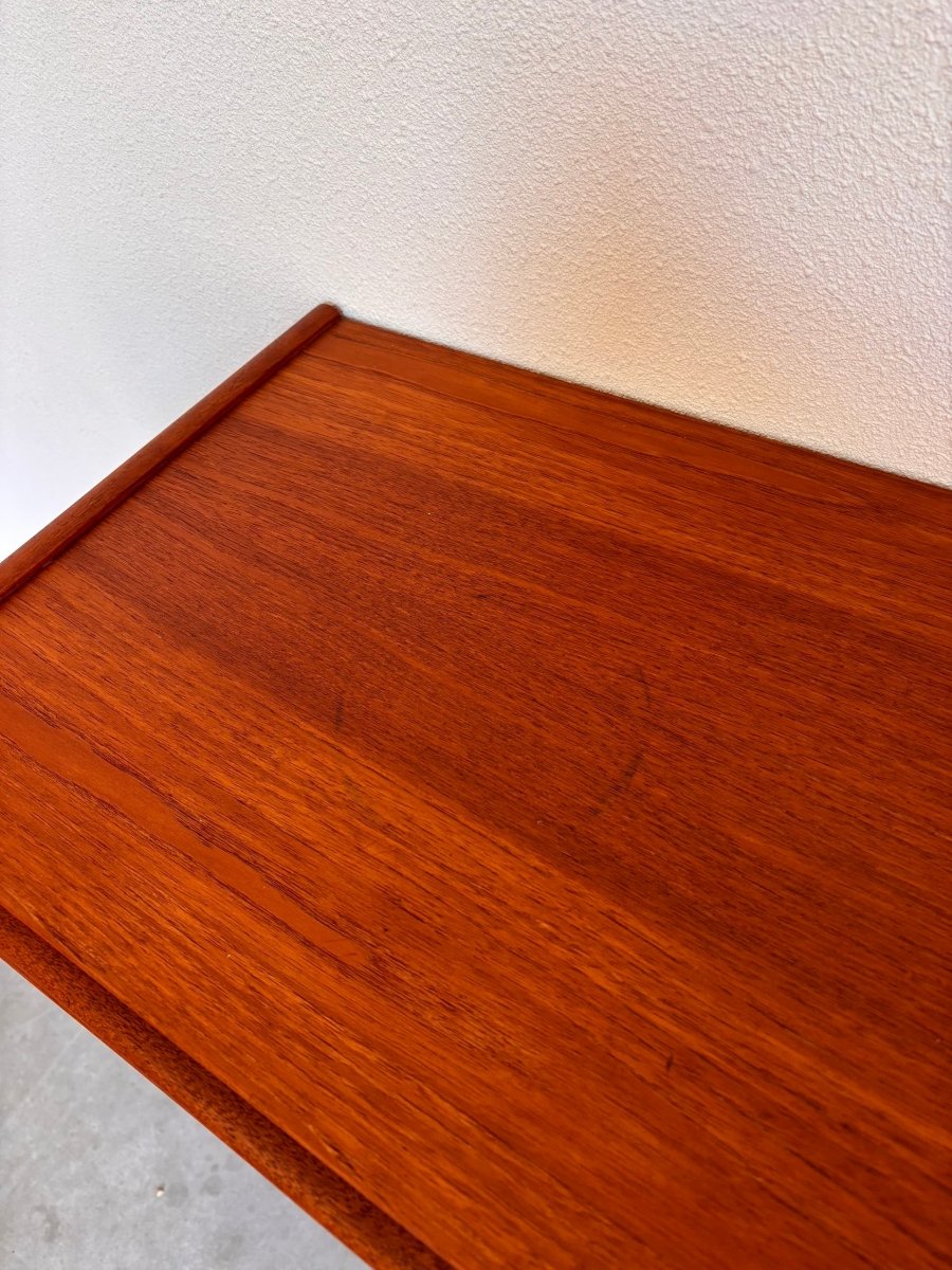 
                  
                    Vintage ladekast 6* lange greep - LOUI.STORE
                  
                