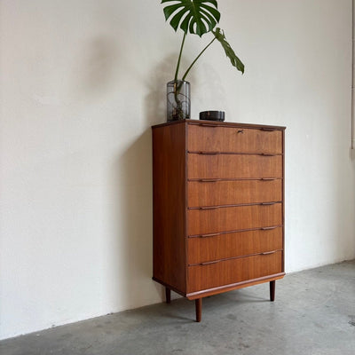 
                  
                    Vintage ladekast 6* teak 121cm hoog - LOUI.STORE
                  
                