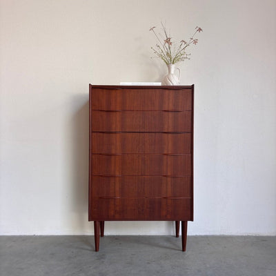
                  
                    Vintage ladekast 6* teak diepe lades - LOUI
                  
                
