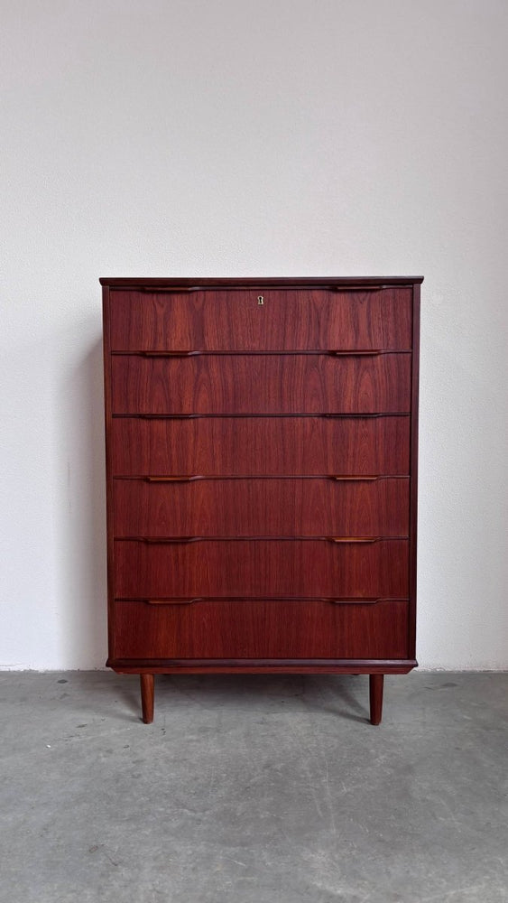 
                  
                    Vintage ladekast 6* teak hoog - LOUI.STORE
                  
                