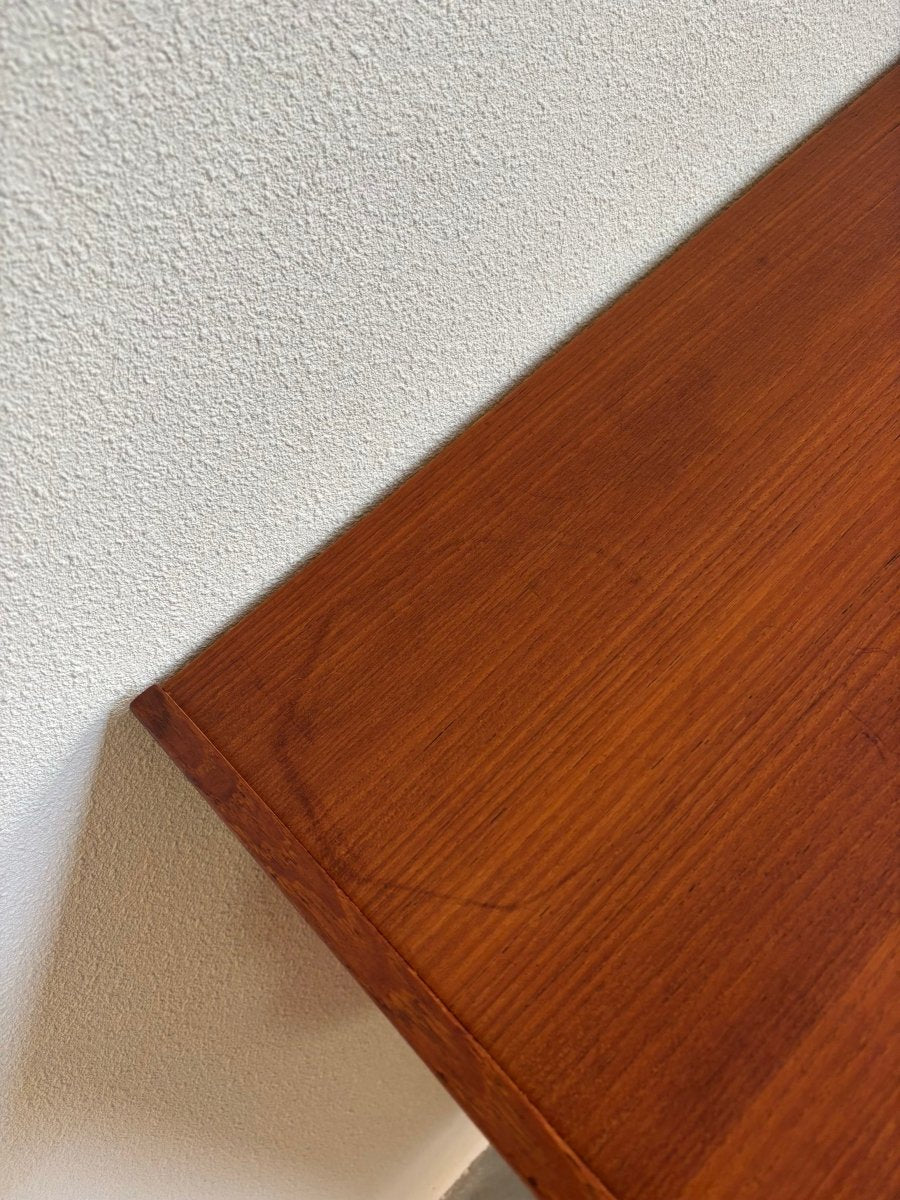 
                  
                    Vintage ladekast 6* teak lange greep - LOUI.STORE
                  
                