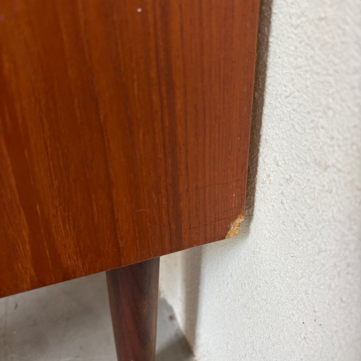 
                  
                    Vintage ladekast 6* teak lange greep - LOUI.STORE
                  
                