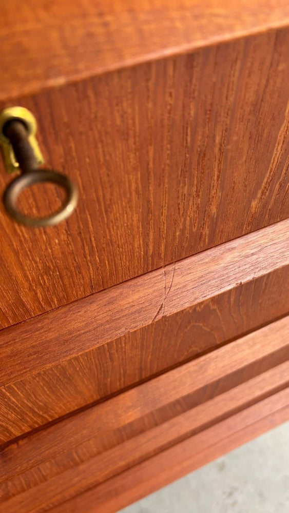 
                  
                    Vintage ladekast 6* teak lange greep - LOUI.STORE
                  
                