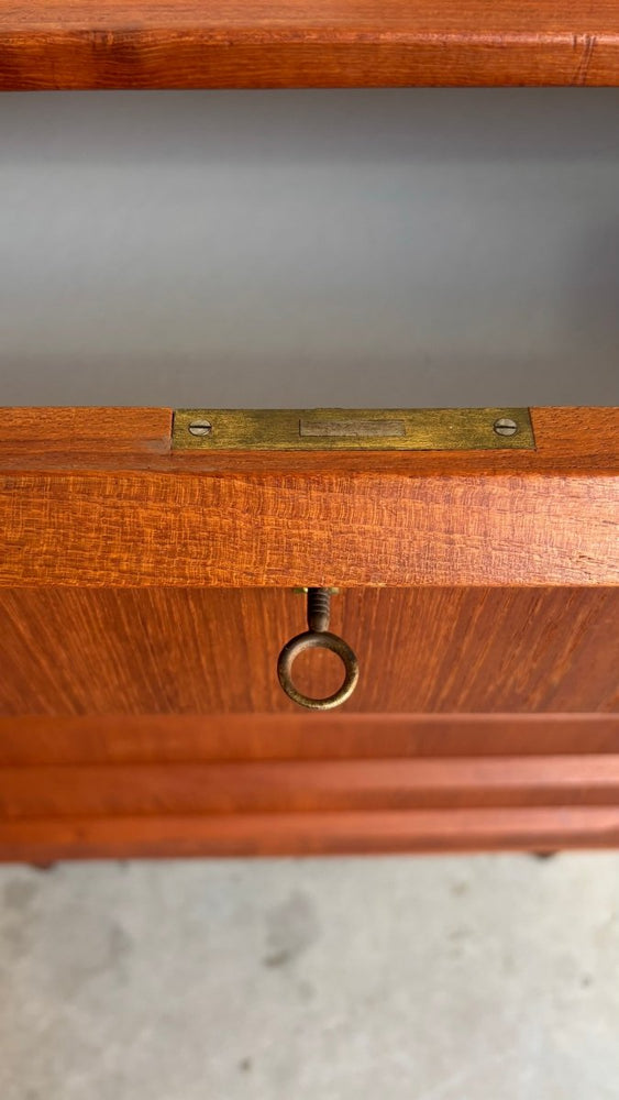 
                  
                    Vintage ladekast 6* teak lange greep - LOUI.STORE
                  
                