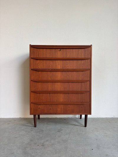 
                  
                    Vintage ladekast 6* teak lange greep - LOUI.STORE
                  
                