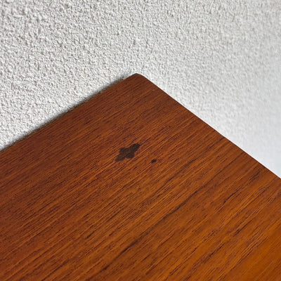 
                  
                    Vintage ladekast 6* teak maan greepjes - LOUI.STORE
                  
                
