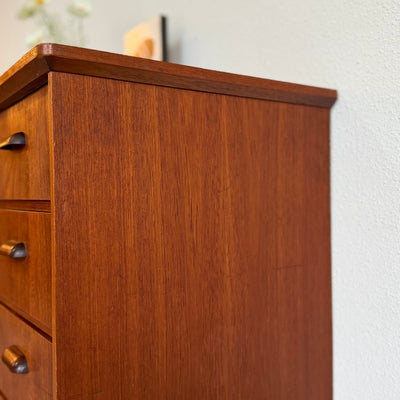 
                  
                    Vintage ladekast 6* teak met lichter frame - LOUI
                  
                