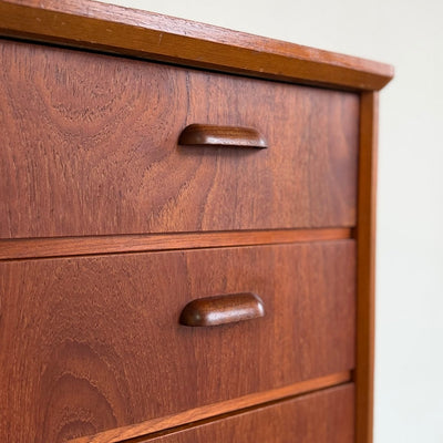 
                  
                    Vintage ladekast 6* teak met lichter frame - LOUI
                  
                