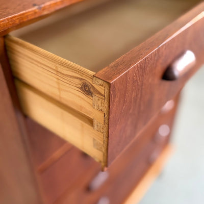 
                  
                    Vintage ladekast 6* teak met lichter frame - LOUI
                  
                
