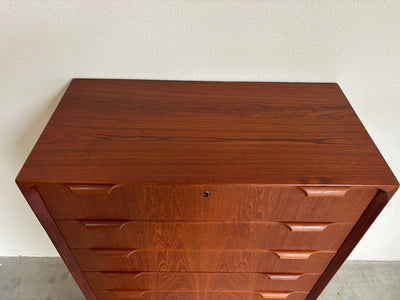 
                  
                    Vintage ladekast 6* teak ronde hoek - LOUI.STORE
                  
                
