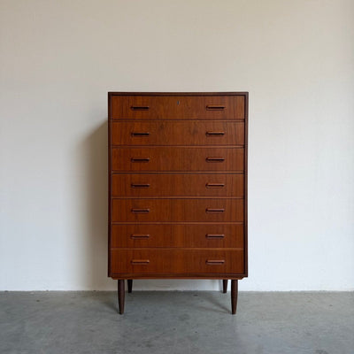 
                  
                    Vintage ladekast 7* teak met lichtere lijn - LOUI
                  
                