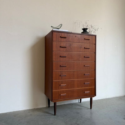 
                  
                    Vintage ladekast 7* teak met lichtere lijn - LOUI
                  
                