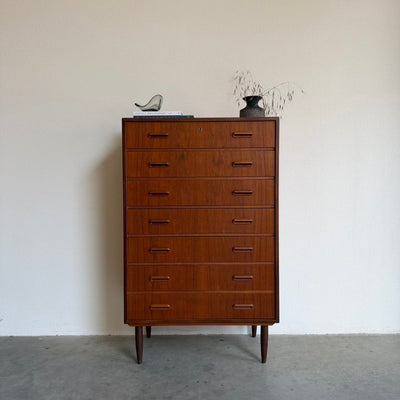 
                  
                    Vintage ladekast 7* teak met lichtere lijn - LOUI
                  
                
