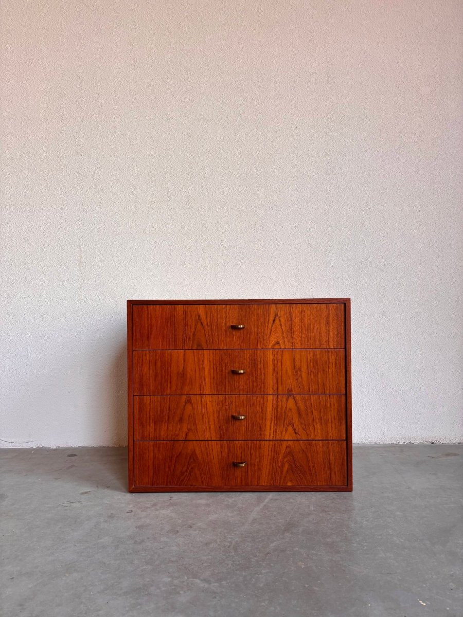
                  
                    Vintage ladekast - blok teak - LOUI.STORE
                  
                