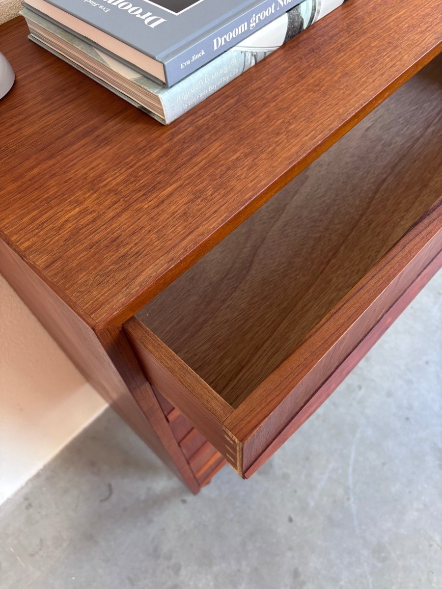 
                  
                    Vintage ladekast greep onder lade - LOUI.STORE
                  
                