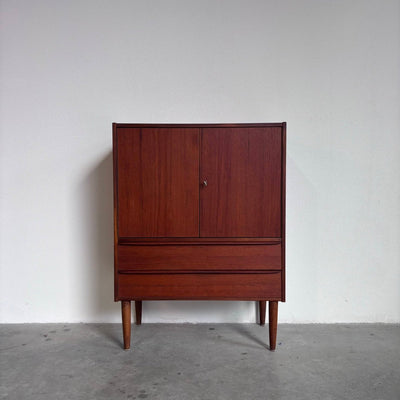 
                  
                    Vintage ladekast met deuren teak - LOUI.STORE
                  
                