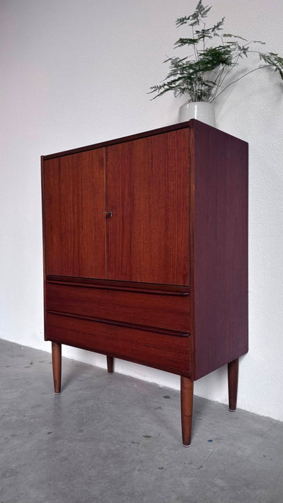 
                  
                    Vintage ladekast met deuren teak - LOUI.STORE
                  
                