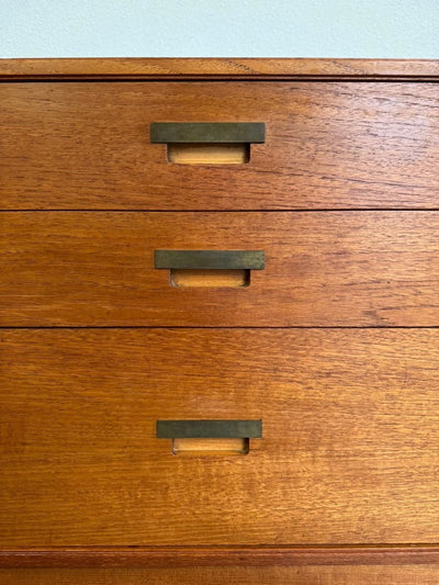 
                  
                    Vintage ladekast metalen greepjes - LOUI.STORE
                  
                