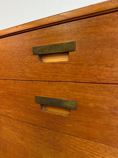 
                  
                    Vintage ladekast metalen greepjes - LOUI.STORE
                  
                