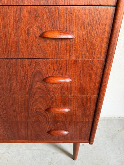 
                  
                    Vintage ladekast ronde greep 6* - LOUI.STORE
                  
                