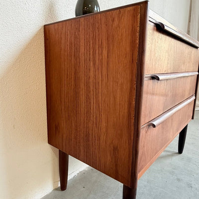 
                  
                    Vintage ladekast teak 3* - LOUI
                  
                