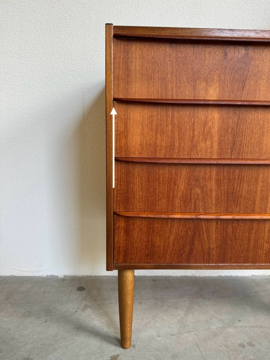 
                  
                    Vintage ladekast teak 4* - LOUI.STORE
                  
                