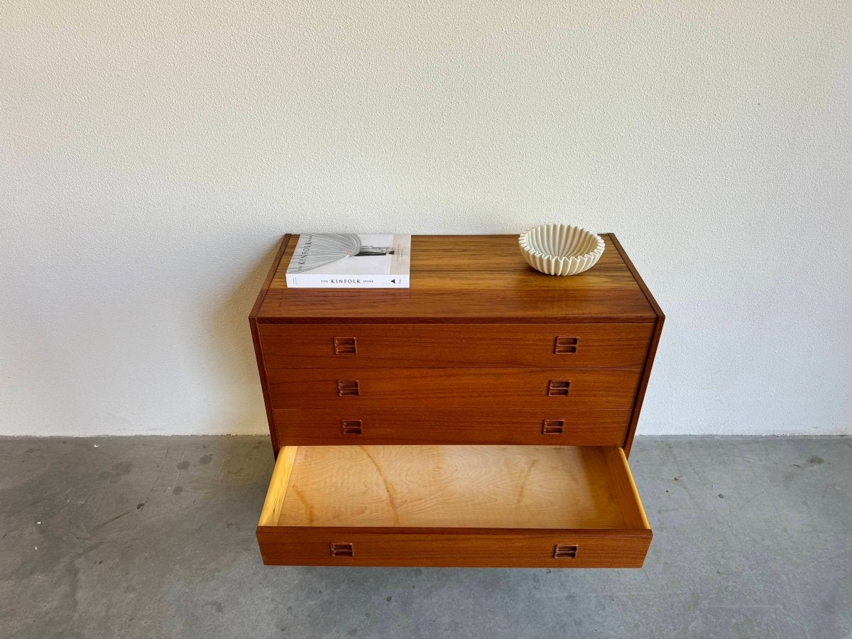 
                  
                    Vintage ladekast teak 4* - LOUI.STORE
                  
                