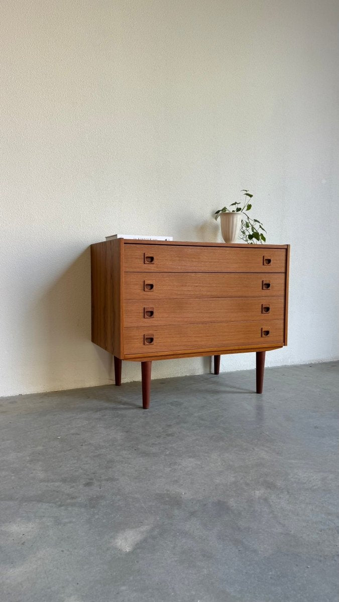 
                  
                    Vintage ladekast teak 4* - LOUI.STORE
                  
                