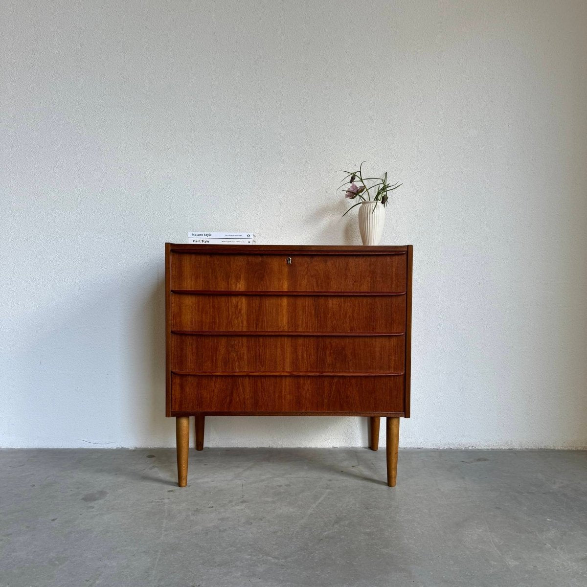 
                  
                    Vintage ladekast teak 4* - LOUI.STORE
                  
                