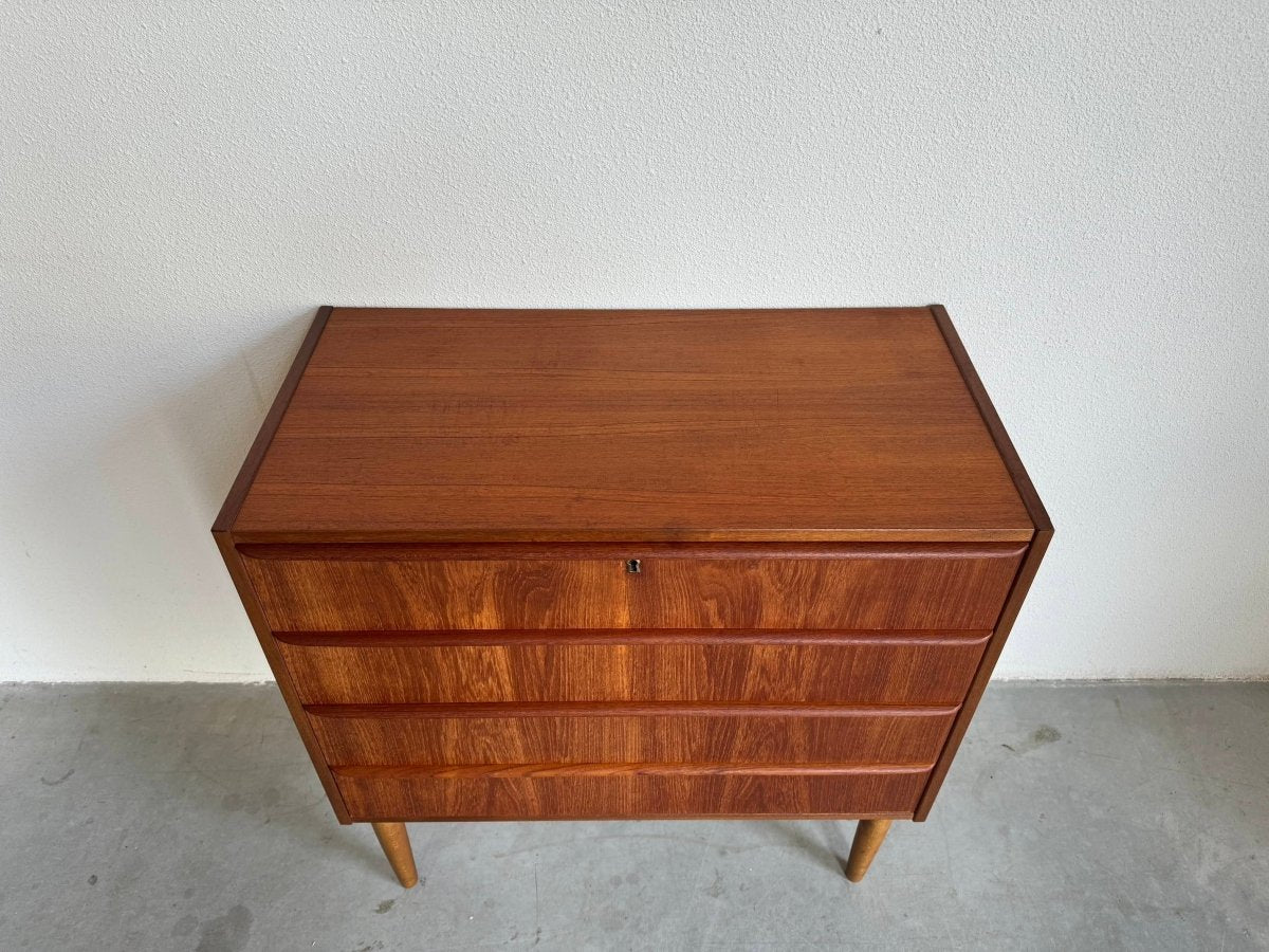 
                  
                    Vintage ladekast teak 4* - LOUI.STORE
                  
                