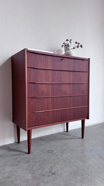
                  
                    Vintage ladekast teak 5* - LOUI.STORE
                  
                
