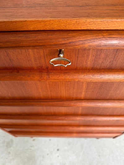 
                  
                    Vintage ladekast teak 6* - LOUI.STORE
                  
                