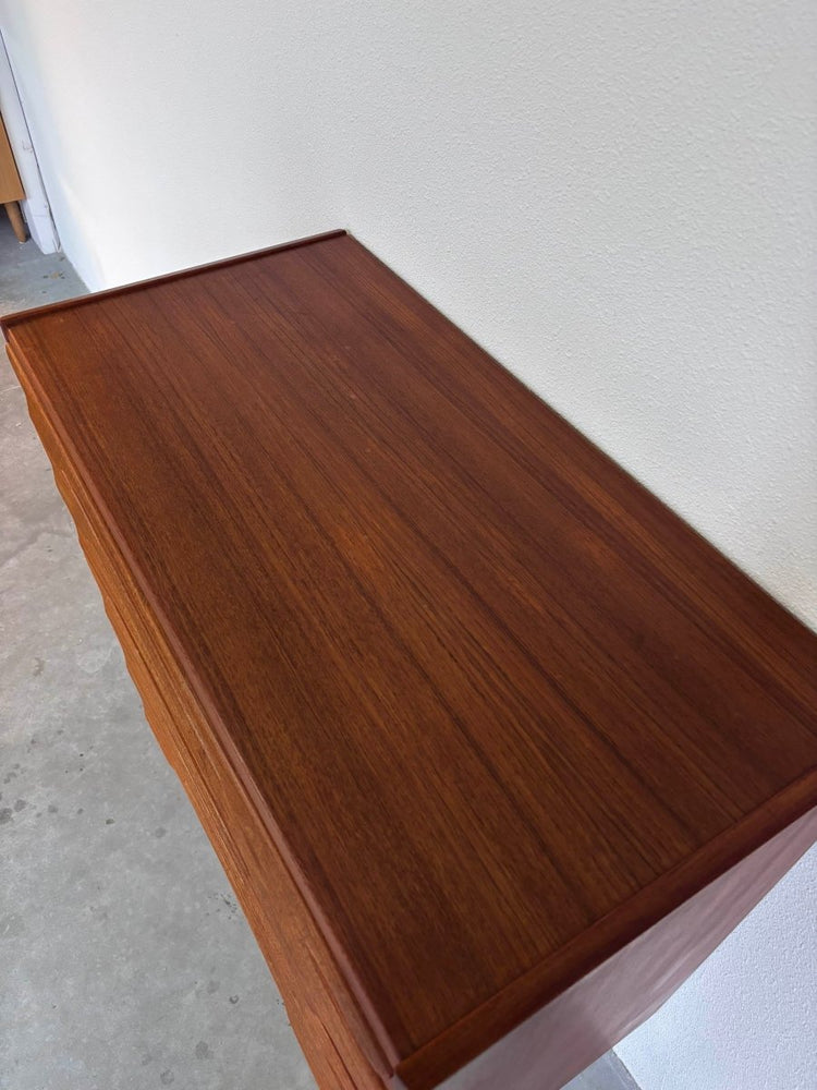 
                  
                    Vintage ladekast teak 6* - LOUI.STORE
                  
                