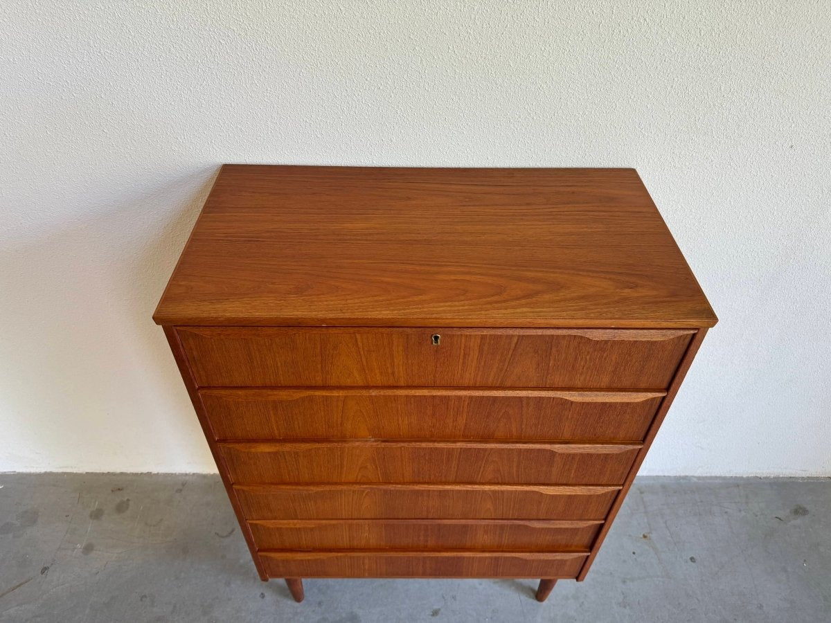 
                  
                    Vintage ladekast teak 6* - LOUI.STORE
                  
                