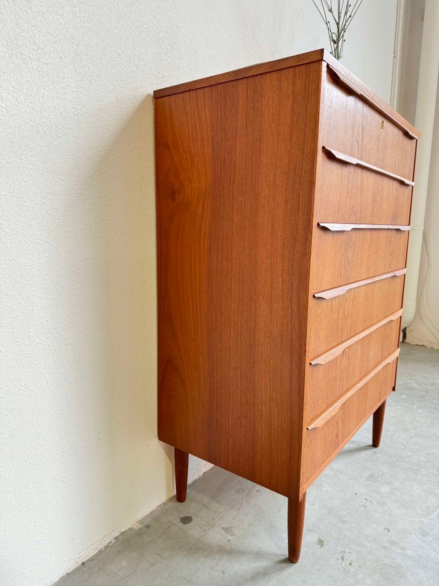 
                  
                    Vintage ladekast teak 6* - LOUI.STORE
                  
                