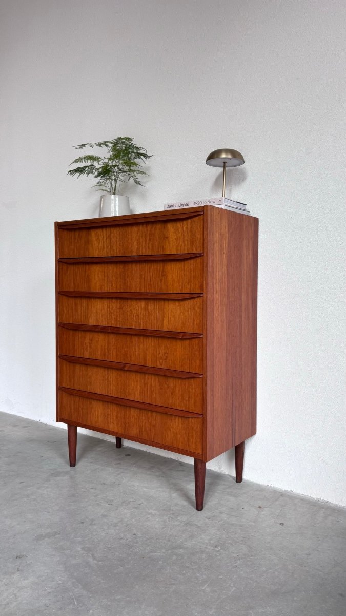 
                  
                    Vintage ladekast teak 6* - LOUI.STORE
                  
                