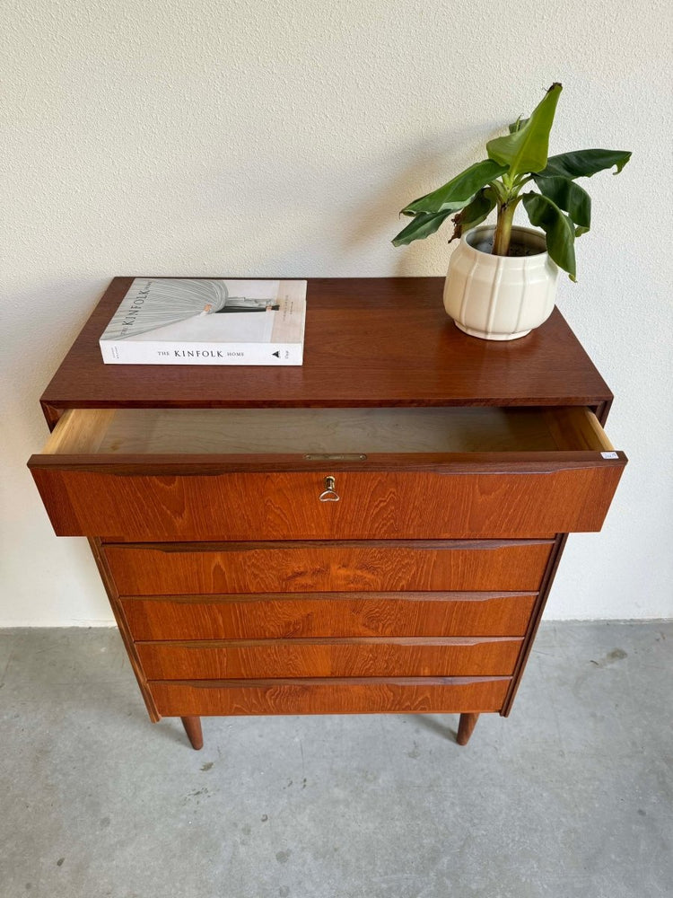 
                  
                    Vintage ladekast teak 6* - LOUI.STORE
                  
                